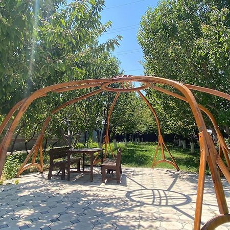 Sunny Hostel أوش المظهر الخارجي الصورة