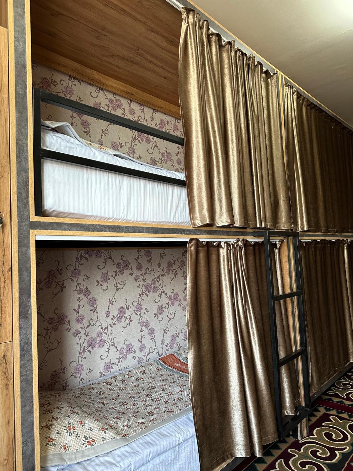 Sunny Hostel أوش المظهر الخارجي الصورة