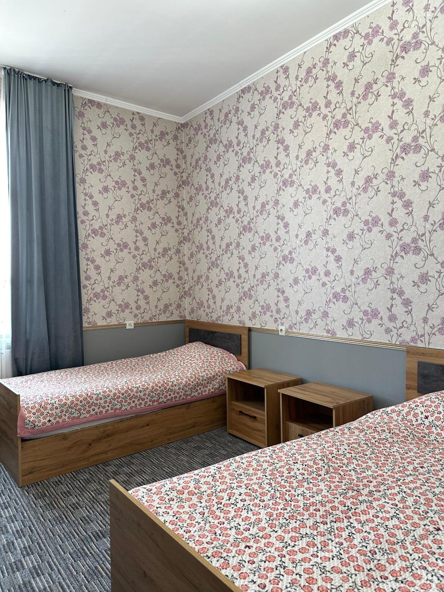 Sunny Hostel أوش المظهر الخارجي الصورة